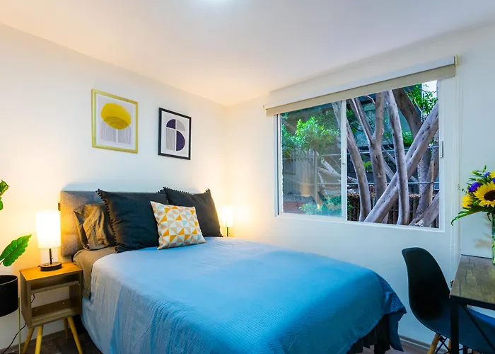 Private Room #1 In A 4 Bedroom Guest House In Roma Norte, Mexico City
