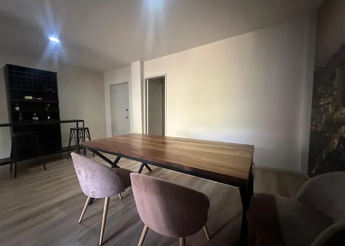 Urban Oasis In Roma - Wifi - Laundry - Sleeps 7
