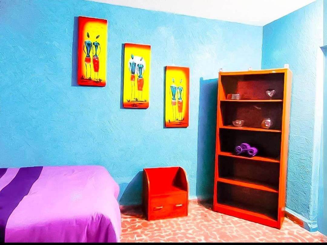 Habitación en casa particular Alo3-a 3 Minutos Del Aeropuerto, Llega Caminando *