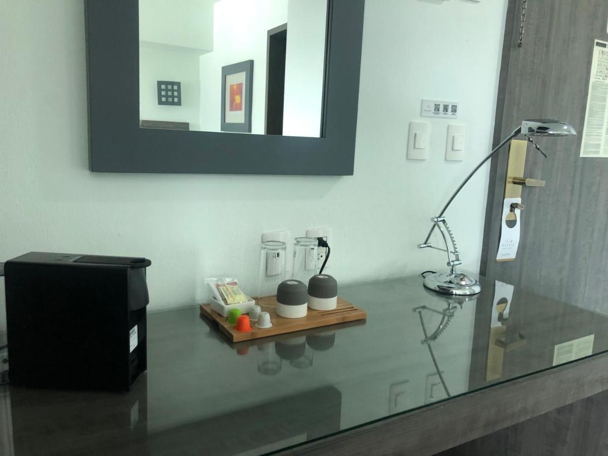 Hotel We Aeropuerto 4*