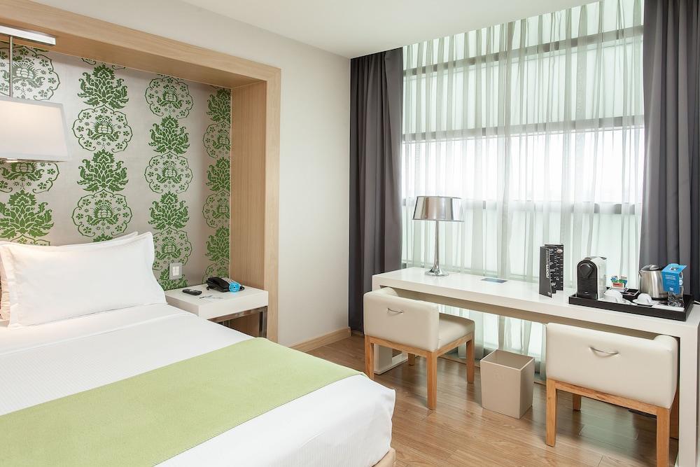 Nh Valle Dorado 4*