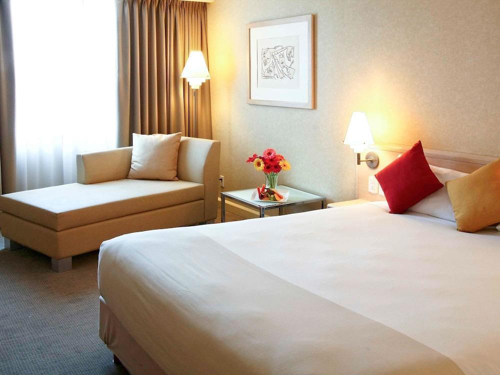 Novotel Santa Fe Hotel 4*