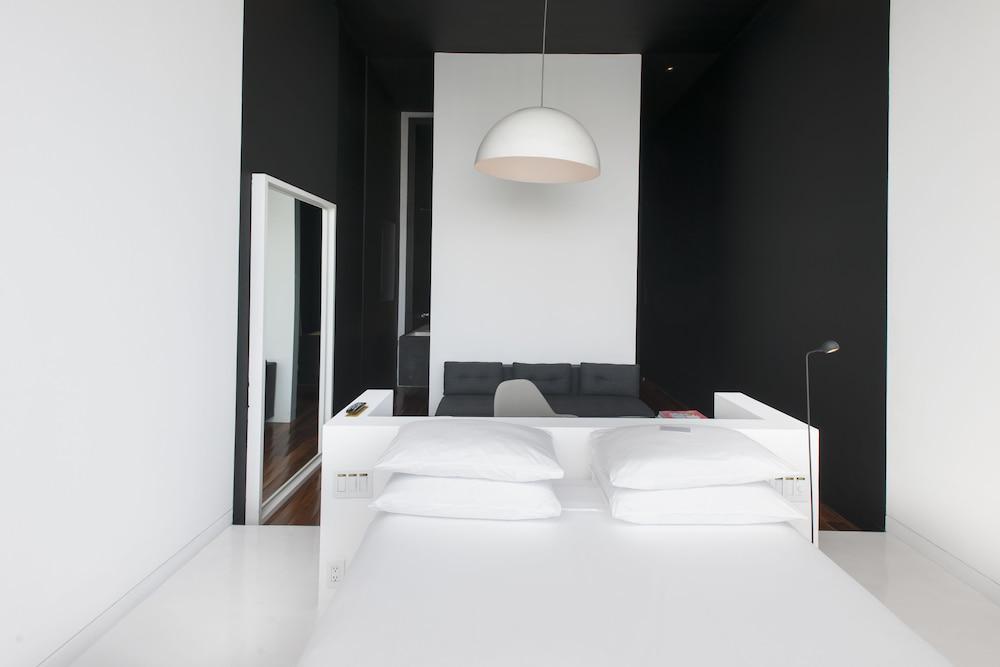 Capital Hotel 4*