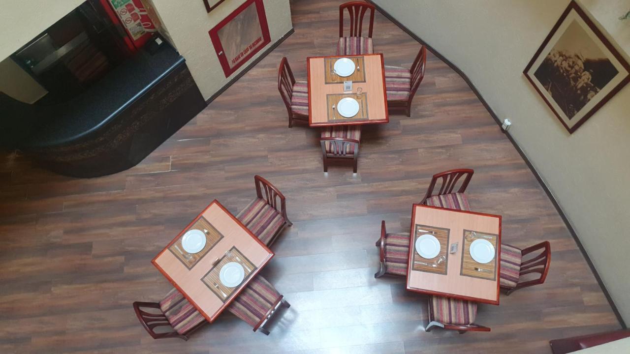 Revolución Hotel *