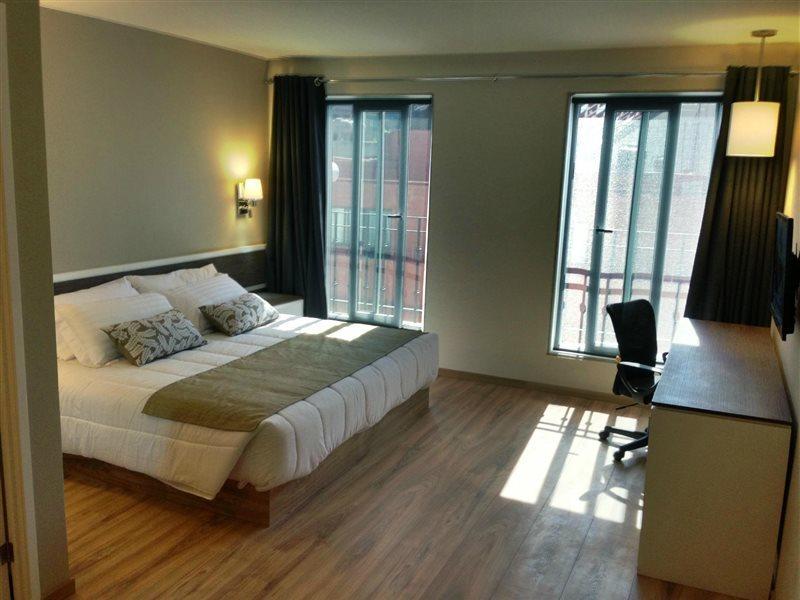 Plaza Revolución Hotel 4*