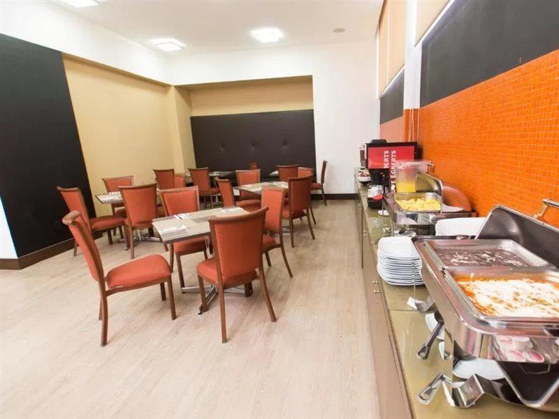 Hausuites Apartahotel