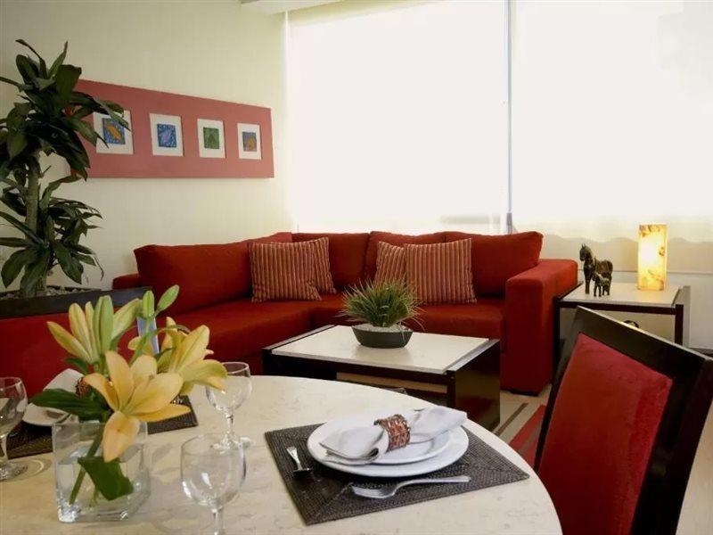 Hausuites Aparthotel 4*