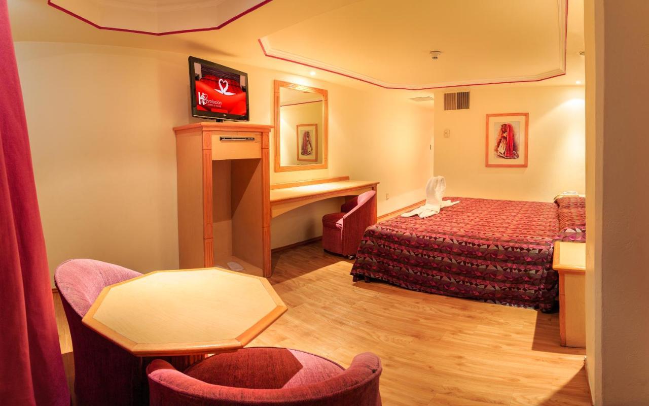 Hotel Revolución