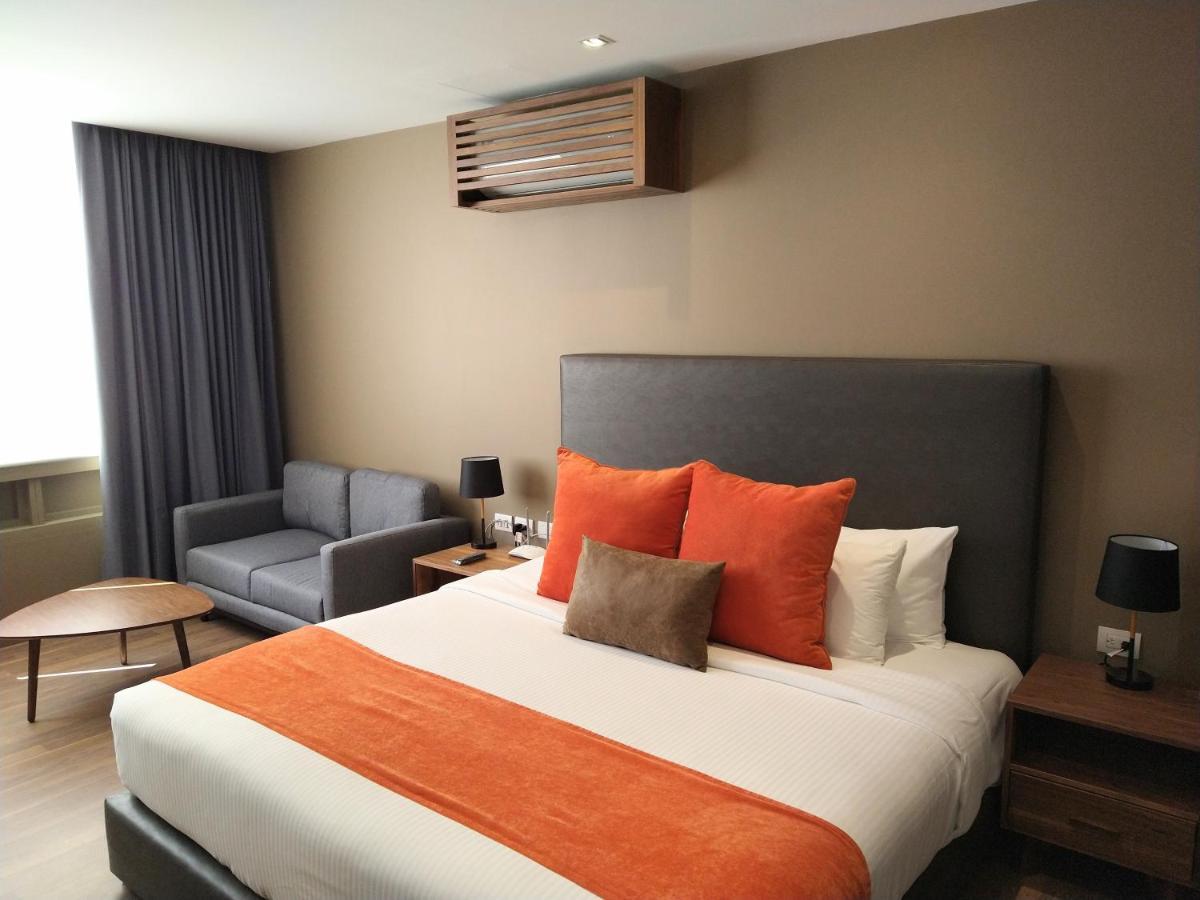 Aparthotel Hausuites 4*