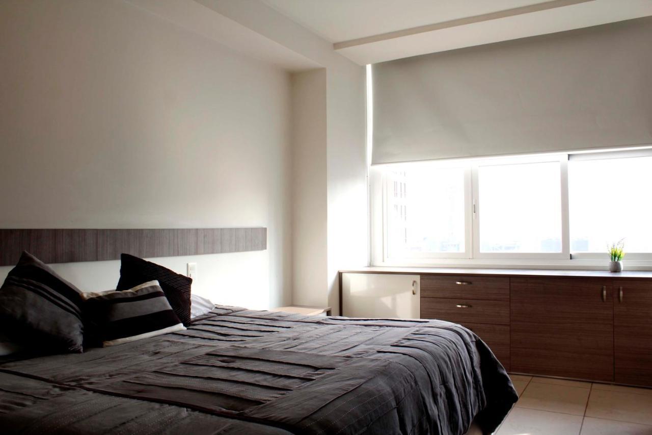 Premier Downtown 4 Guests 1202