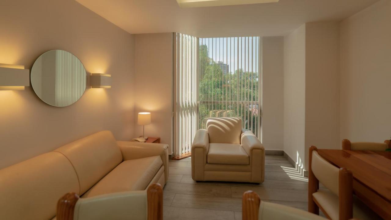 Arquimedes 33 Hotel *