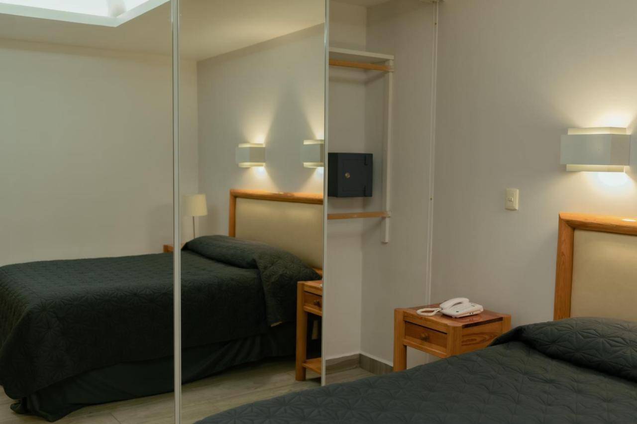 Hotel Arquimedes 33