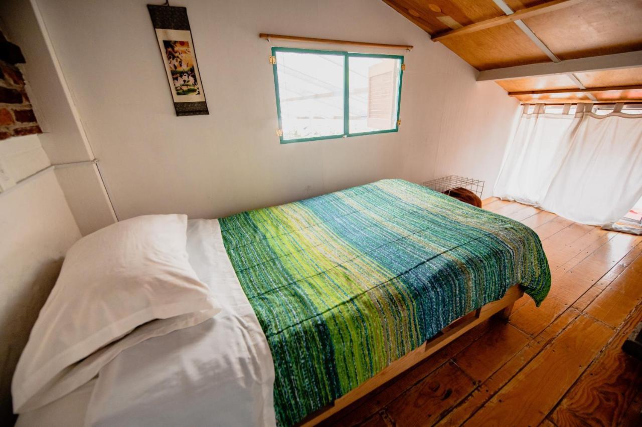 Airport Hostal