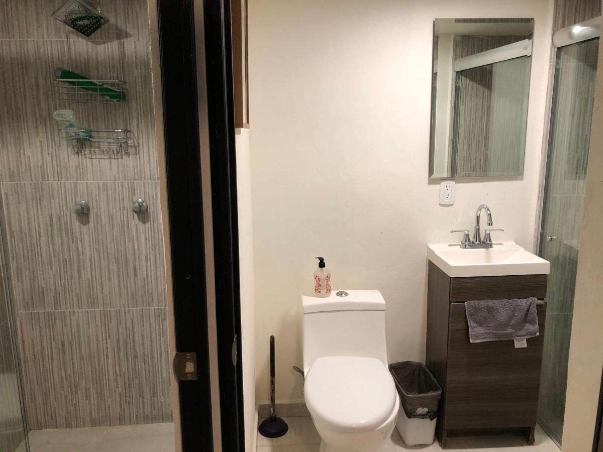 Caravansaro Horacio 1719 Polanco Homestay