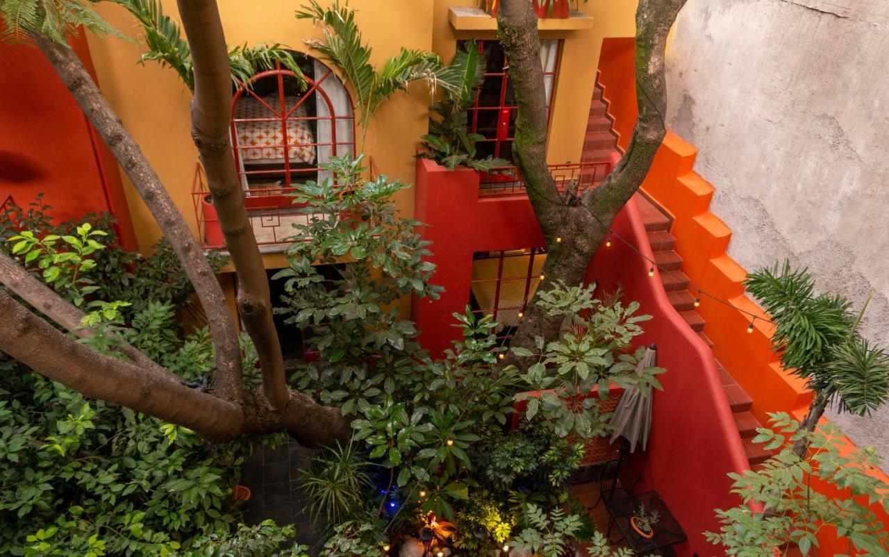 The Red Tree House Bed and breakfast