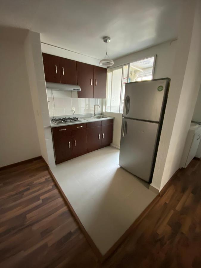 Bonito Departamento Frente A Metro Cuatro Caminos Apartamento