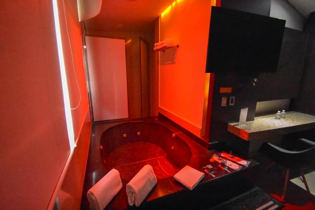 Via La Hotel 3*