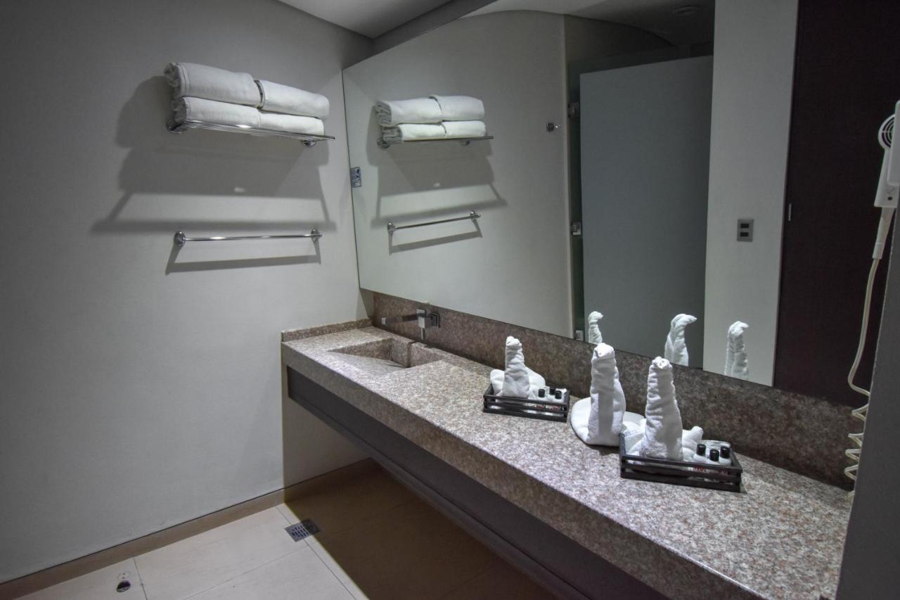 Via La Hotel
