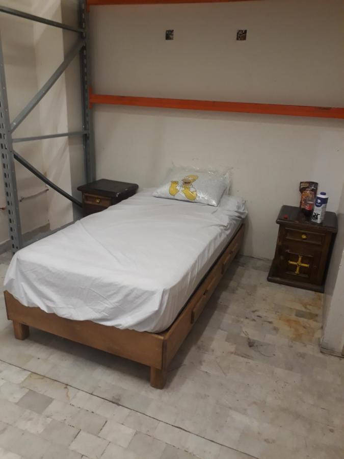 Bedroom Cuarto Independiente Planta Baja *