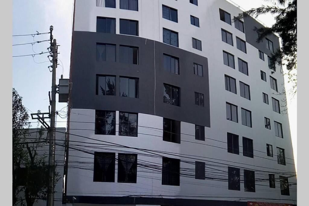 Departamento Completo Muy Bien Situado En Avenida General Emiliano Zapata * México DF
