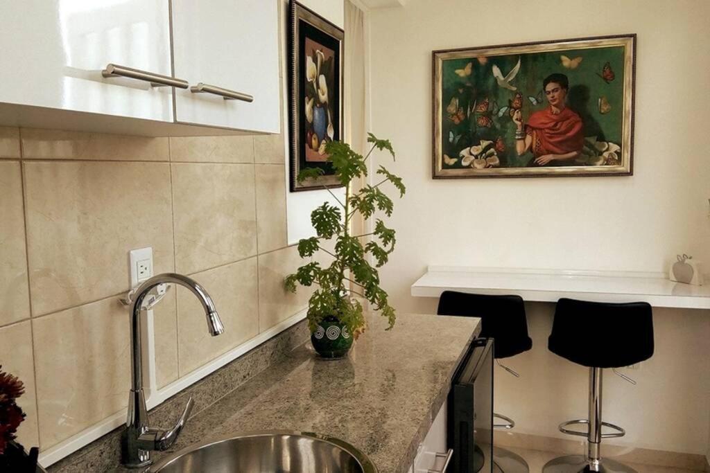 Frida Kahlo. Departamento De 1 Habitación En * México DF