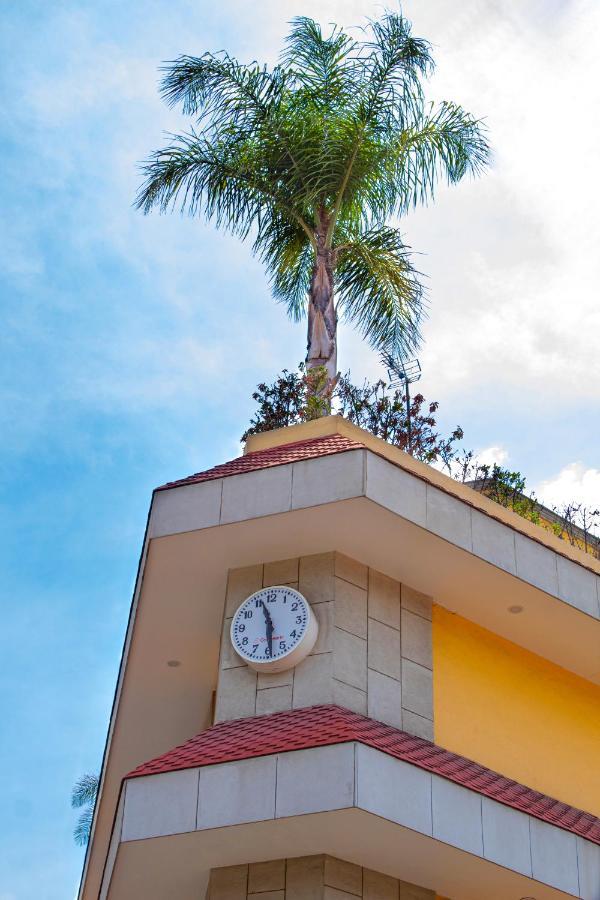 Hotel La Casa Del Reloj