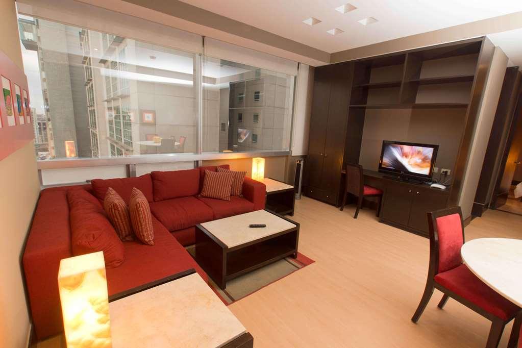 Aparthotel Hausuites 4*