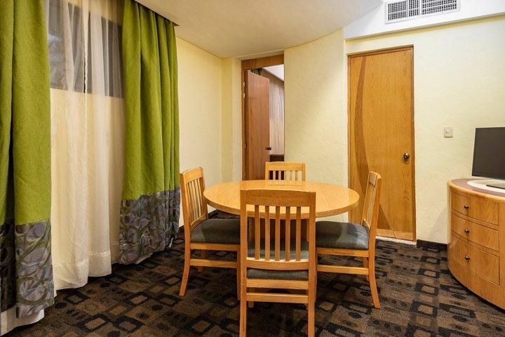 Hotel Mandarin Carton 2*
