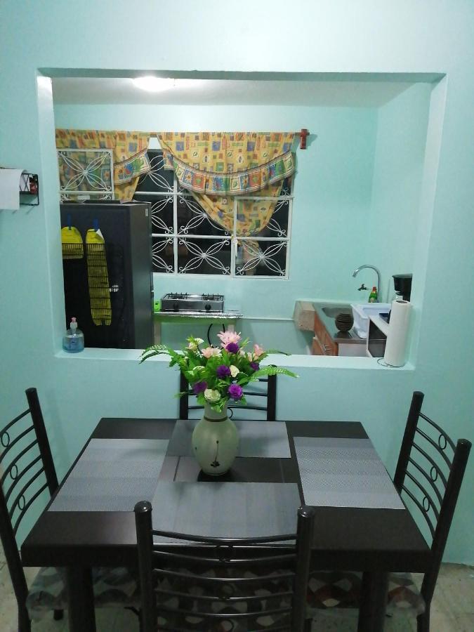 Apartamento Departamento Cercano Al Aeropuerto T2, A 2 Calles