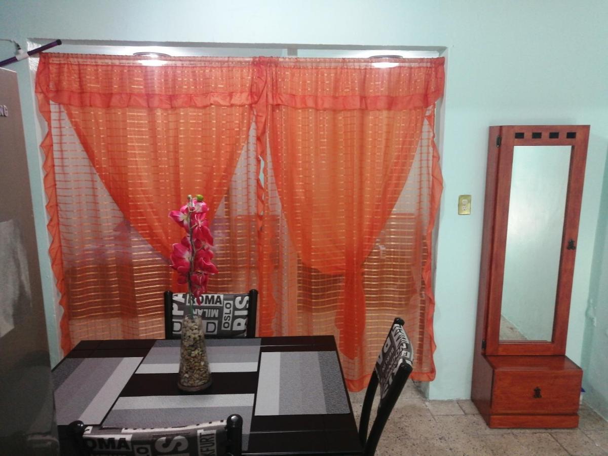 Apartamento Departamento Cercano Al Aeropuerto T2, A 2 Calles