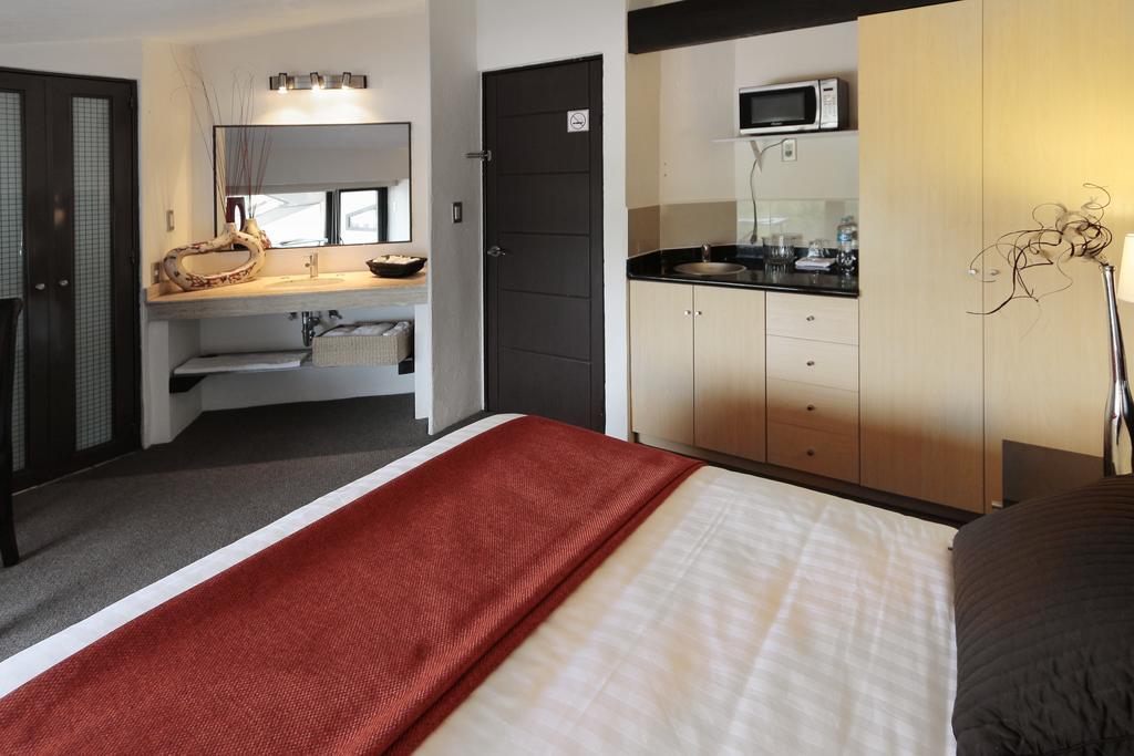 Aztic And Executive Hotel