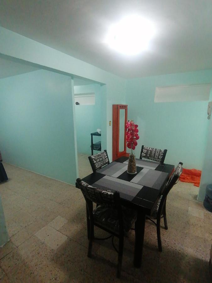 Apartamento Departamento Cercano Al Aeropuerto T2, A 2 Calles *