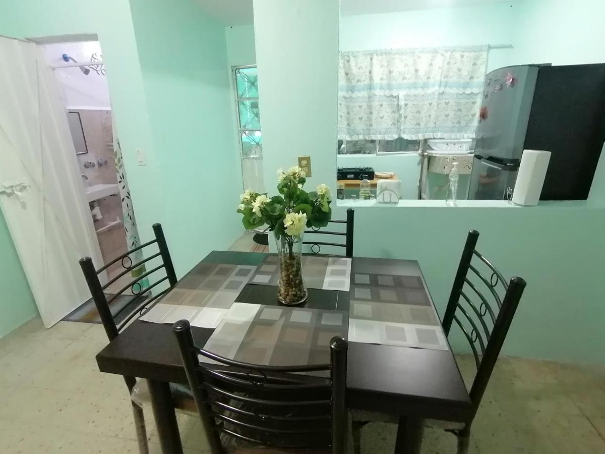 Apartamento Departamento Cercano Al Aeropuerto T2, A 2 Calles