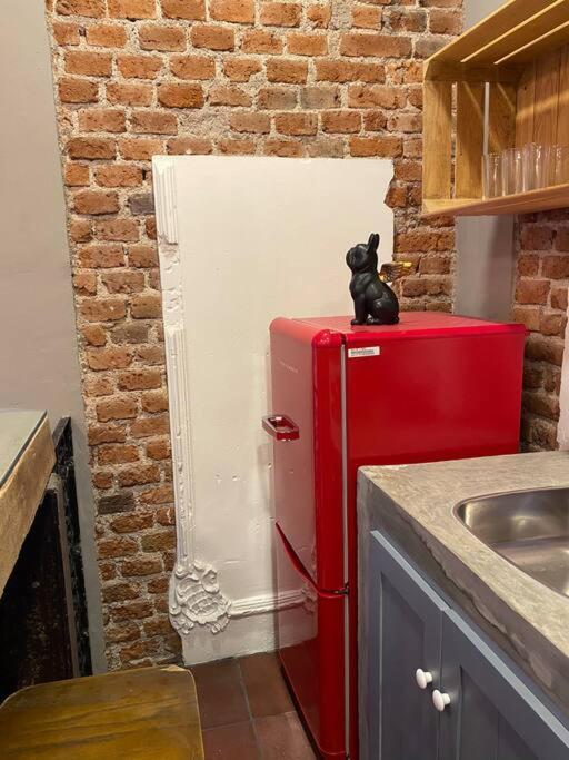 Estudio, En Casa De 1910, A Una Cuadra Del Angel Apartamento