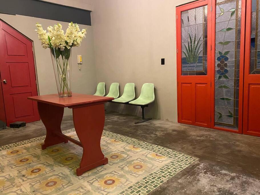 Apartamento Estudio, En Casa De 1910, A Una Cuadra Del Angel México DF