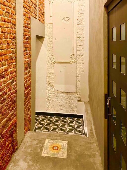 Estudio, En Casa De 1910, A Una Cuadra Del Angel Apartamento *