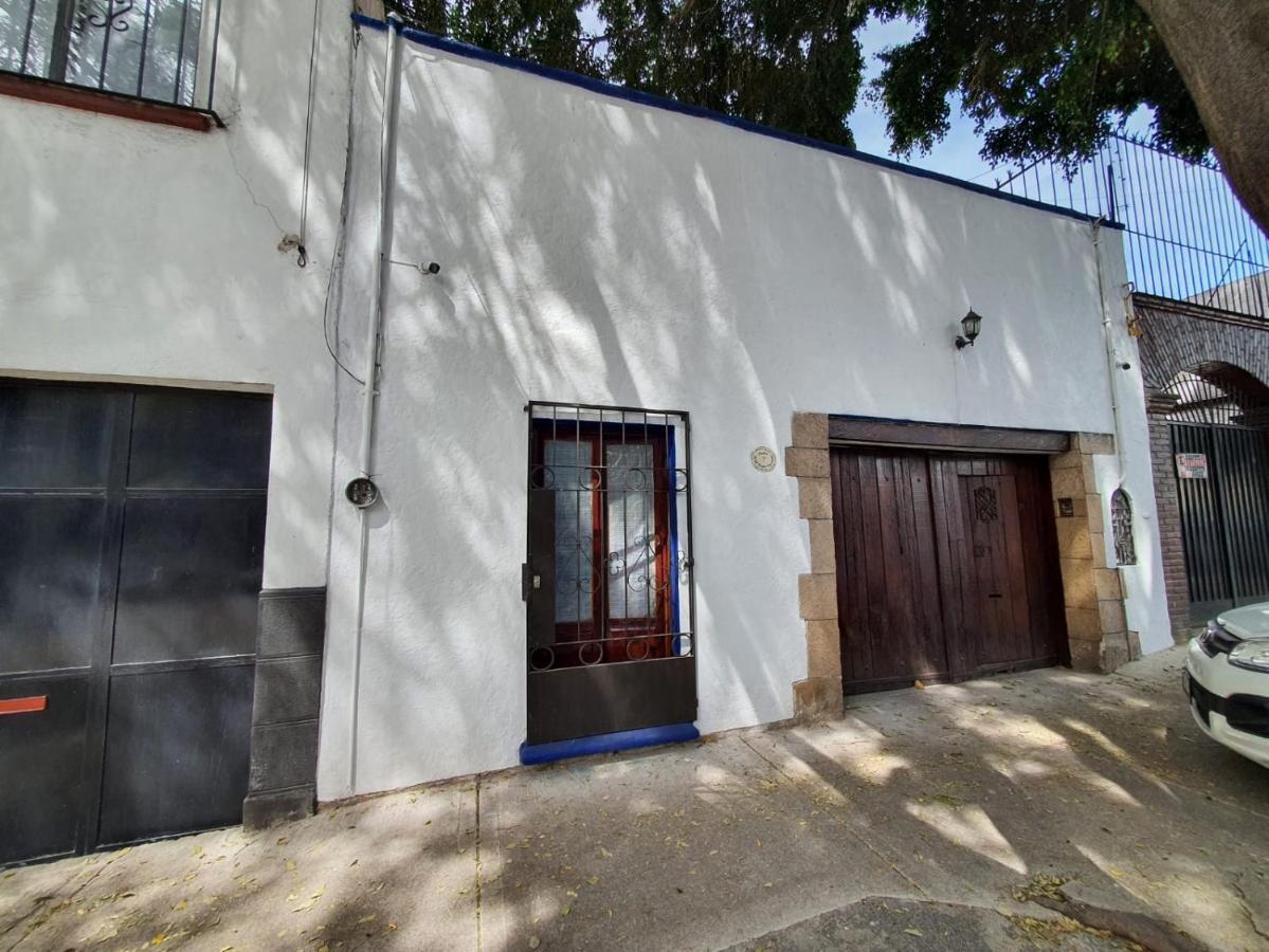 El Beso De Frida Y Diego. Casa de hóspedes