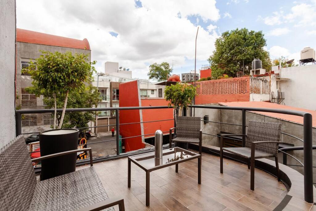Habitación en casa particular Experience México Condesa, Location, Rooftop Terrace, Coworking, Amazing Artistic Place México DF