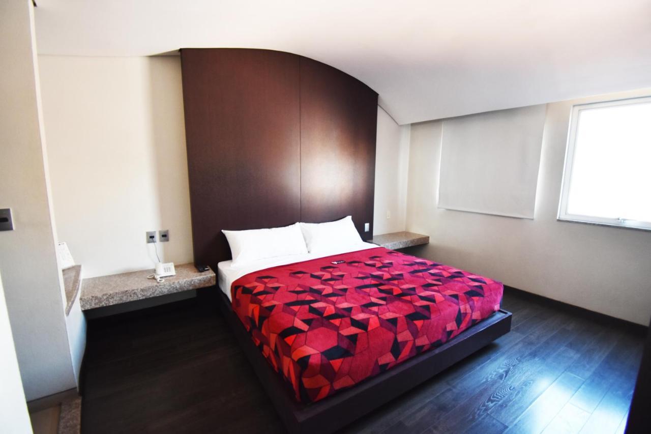 Via La Hotel 3*