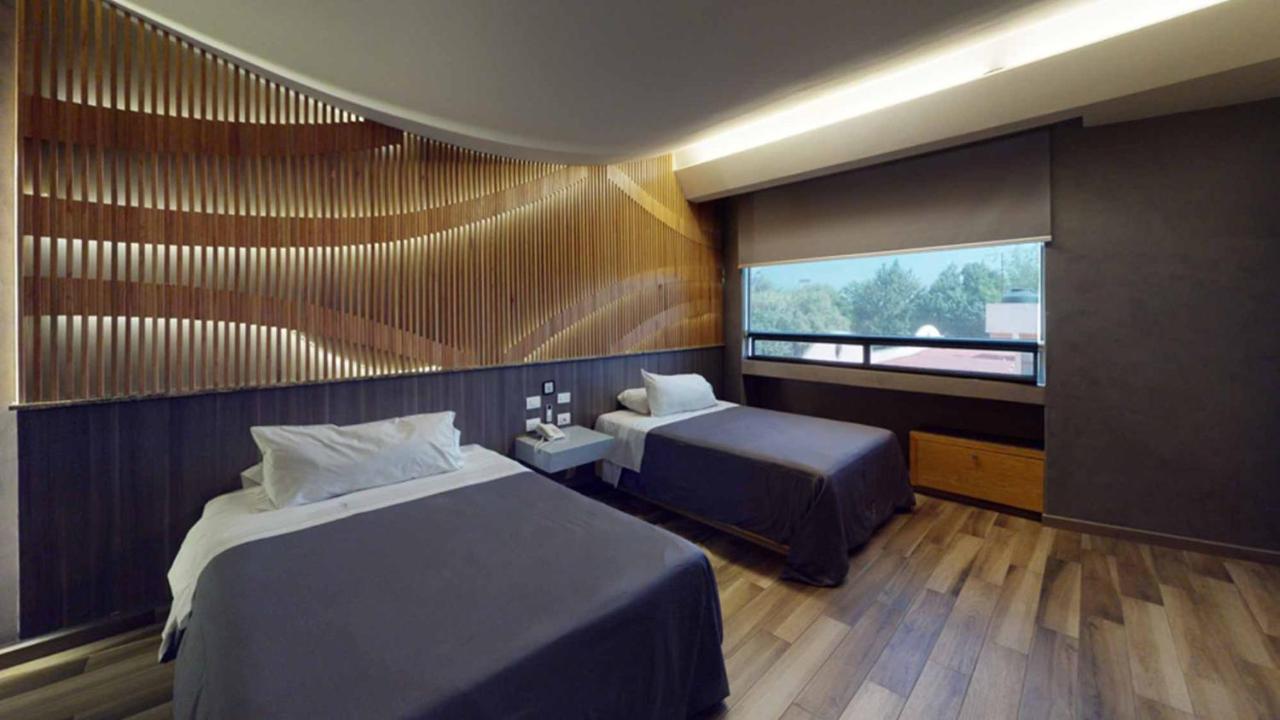 Patriotismo Hotel *