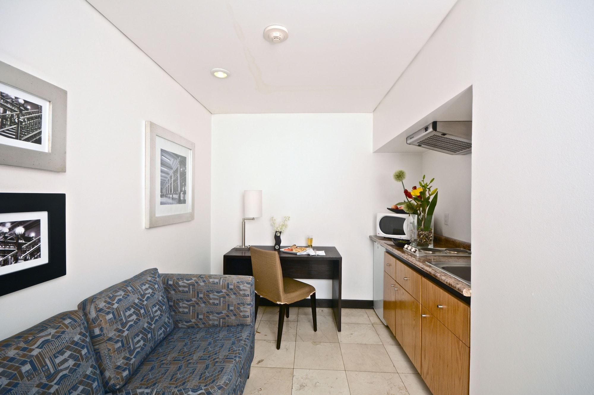 & Pf Hotel