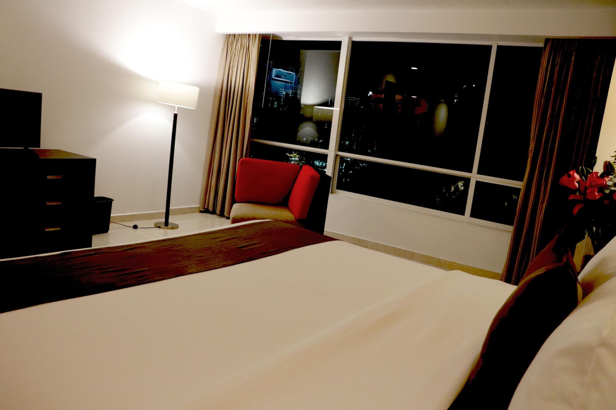 & Pf Hotel