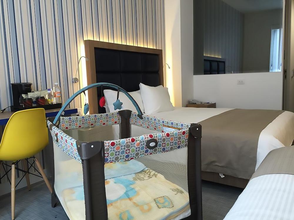 Hotel Tryp By Wyndham Wtc 4*