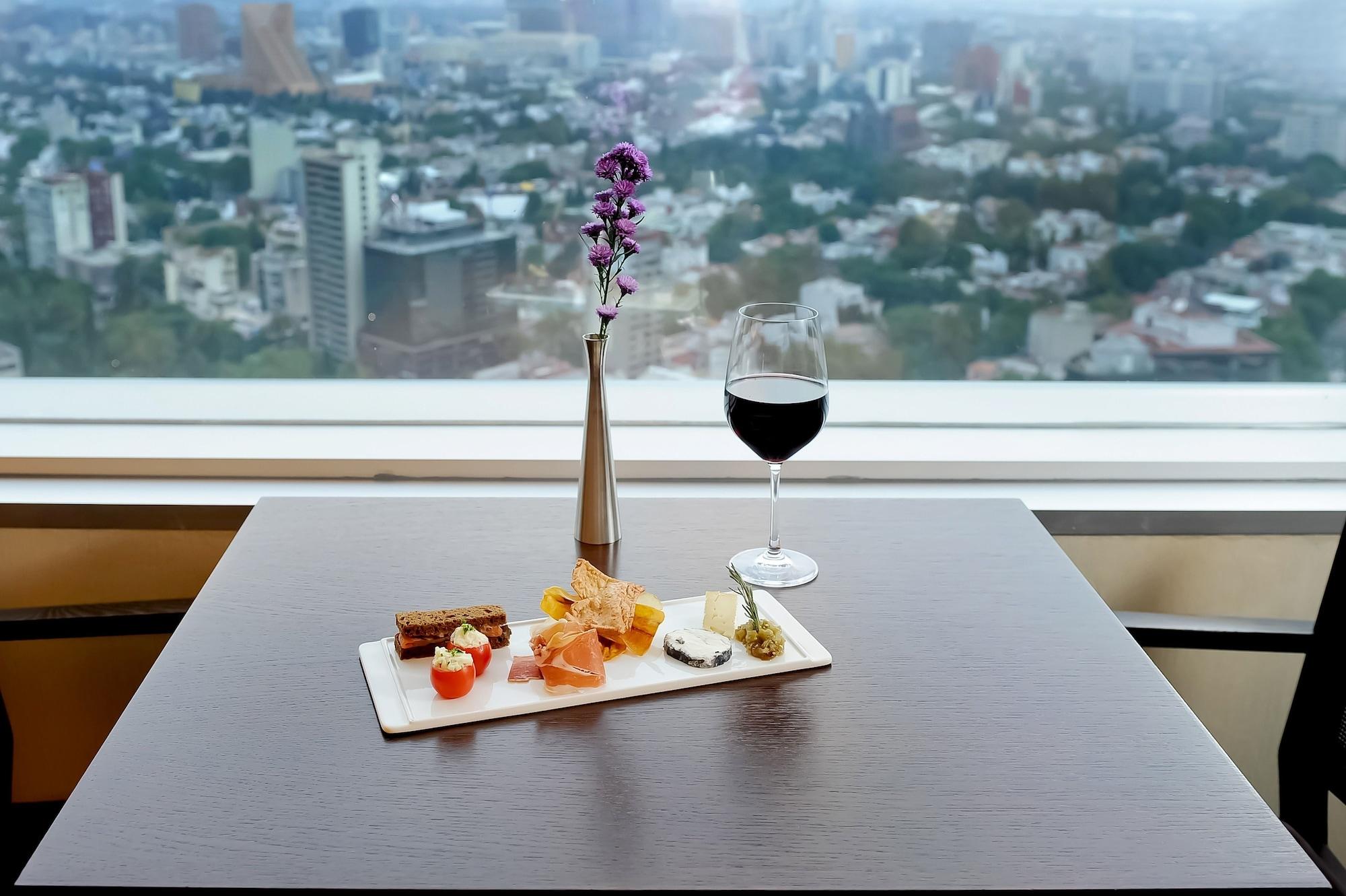Hyatt Regency Hotel 5*