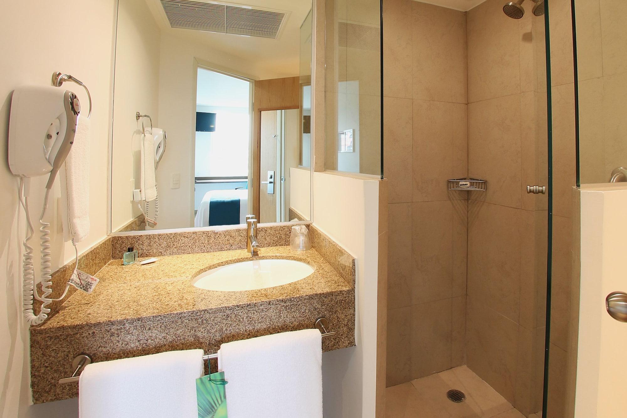 One Periferico Sur Hotel 3*