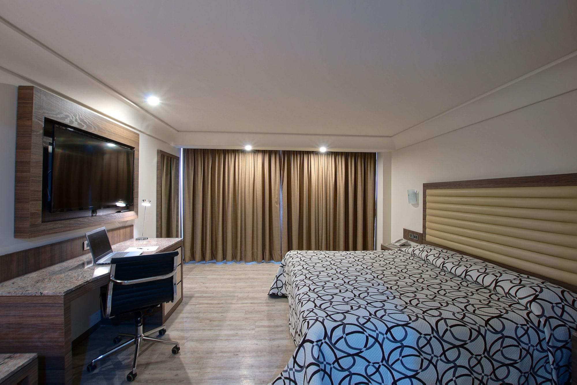 Econo Express Hotel 3*