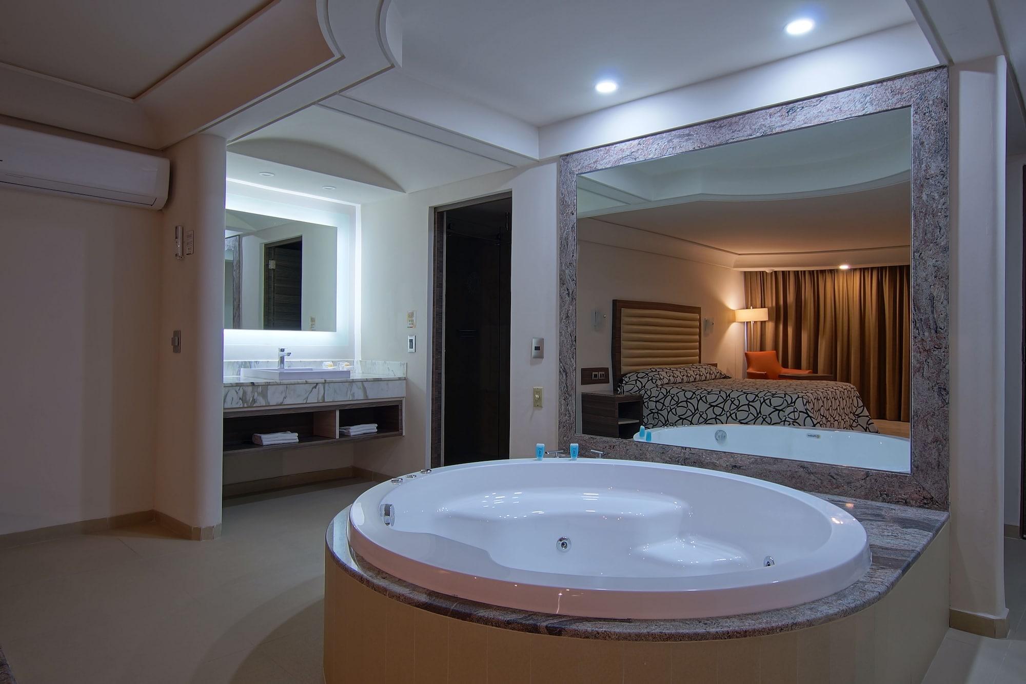 Econo Express Hotel 3*