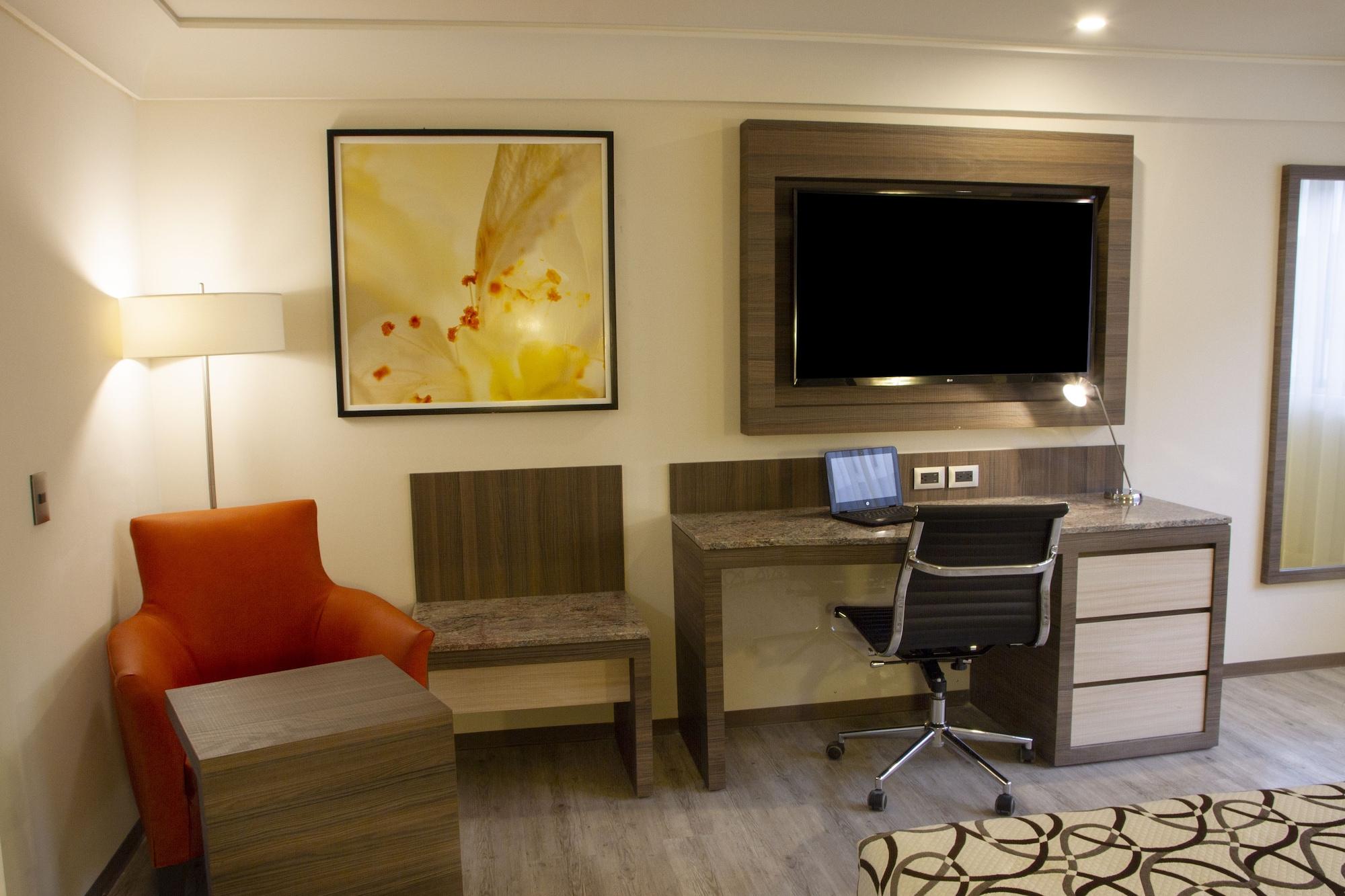Econo Express Hotel 3*