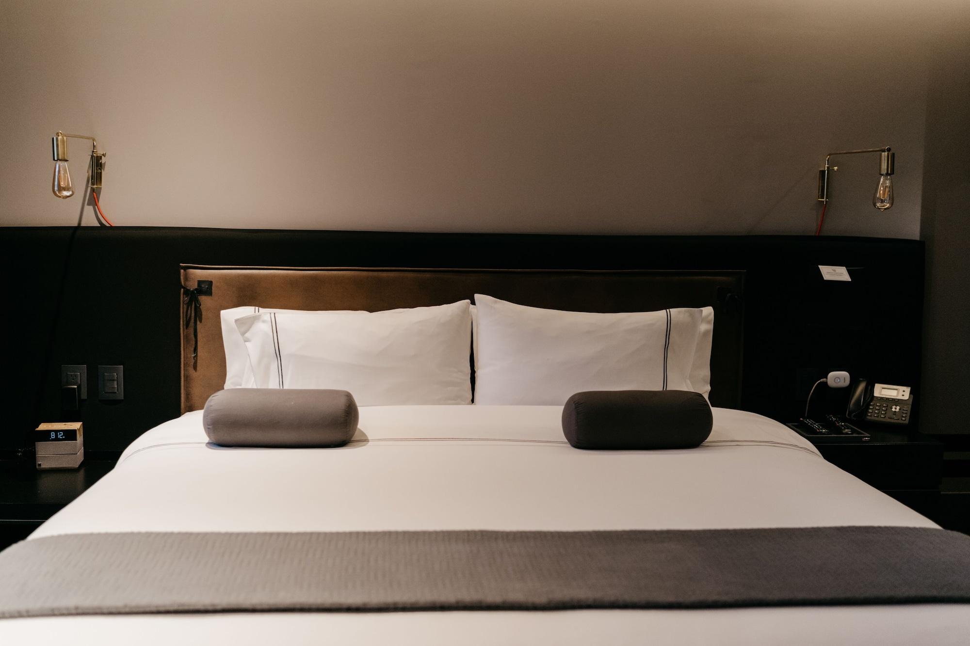 The Wild Oscar Hotel