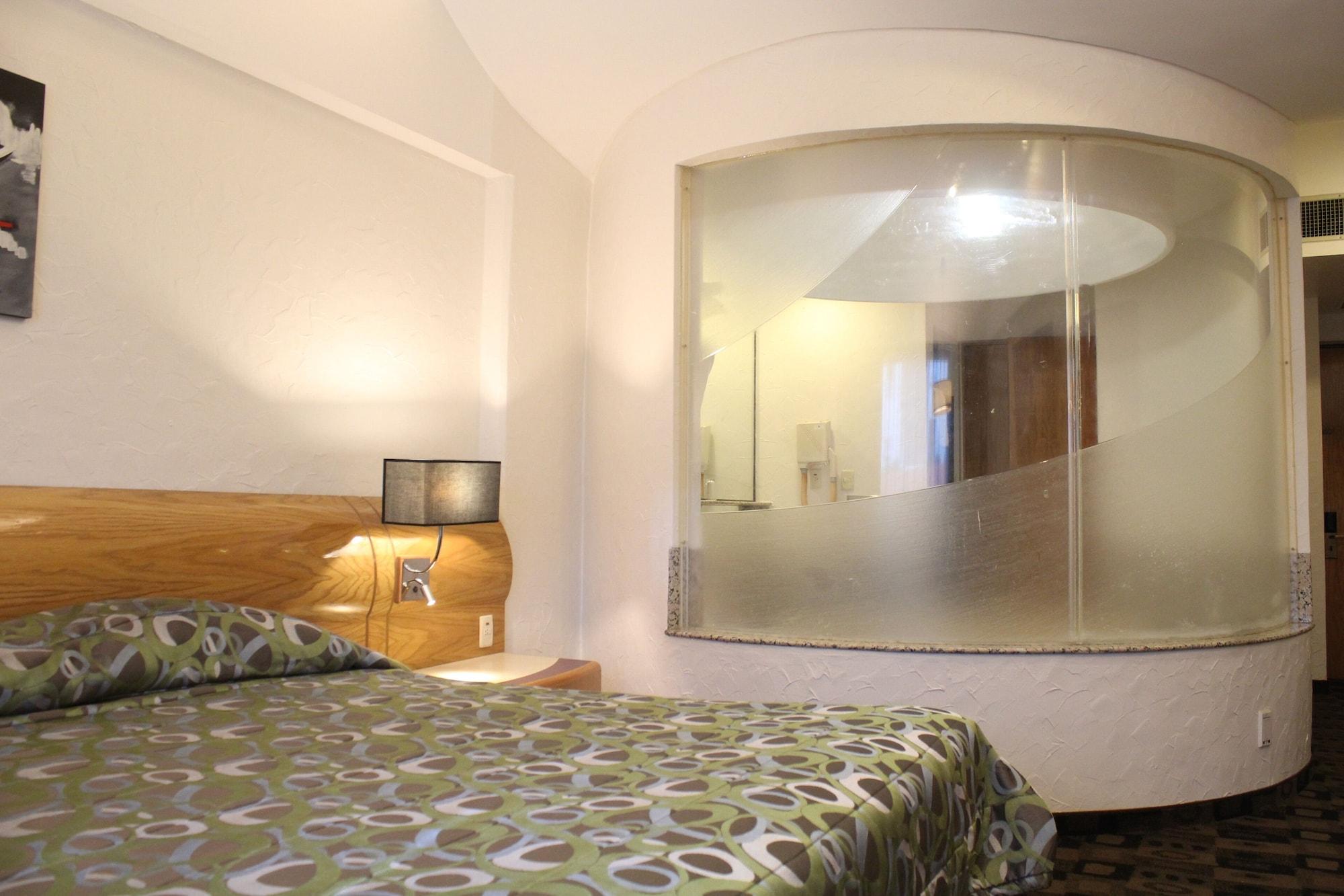 Mandarín Cartón Hotel